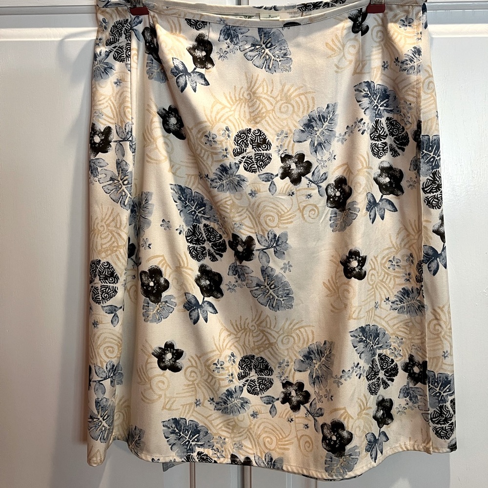 Tommy Bahama Silk wrap skirt, size 6